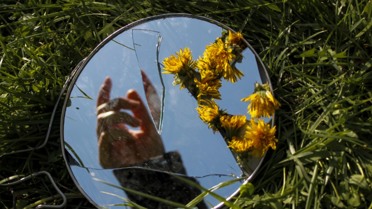 Gambar sampul untuk Cermin Hati