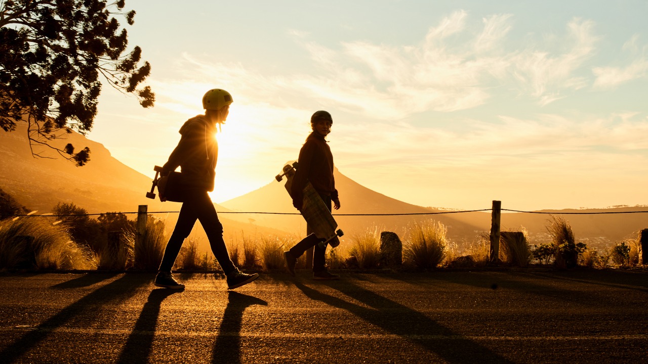 Thumbnail Zuhud Modern-Memiliki Tanpa Dimiliki: Membongkar Miskonsepsi Antara Kemiskinan dan Ketamakan